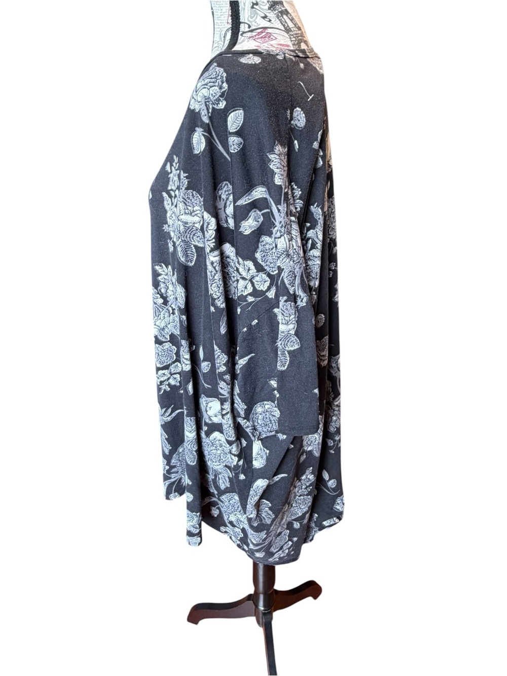 LuLaRoe Black Floral Scoop Neck Tunic - Picture 2 of 6